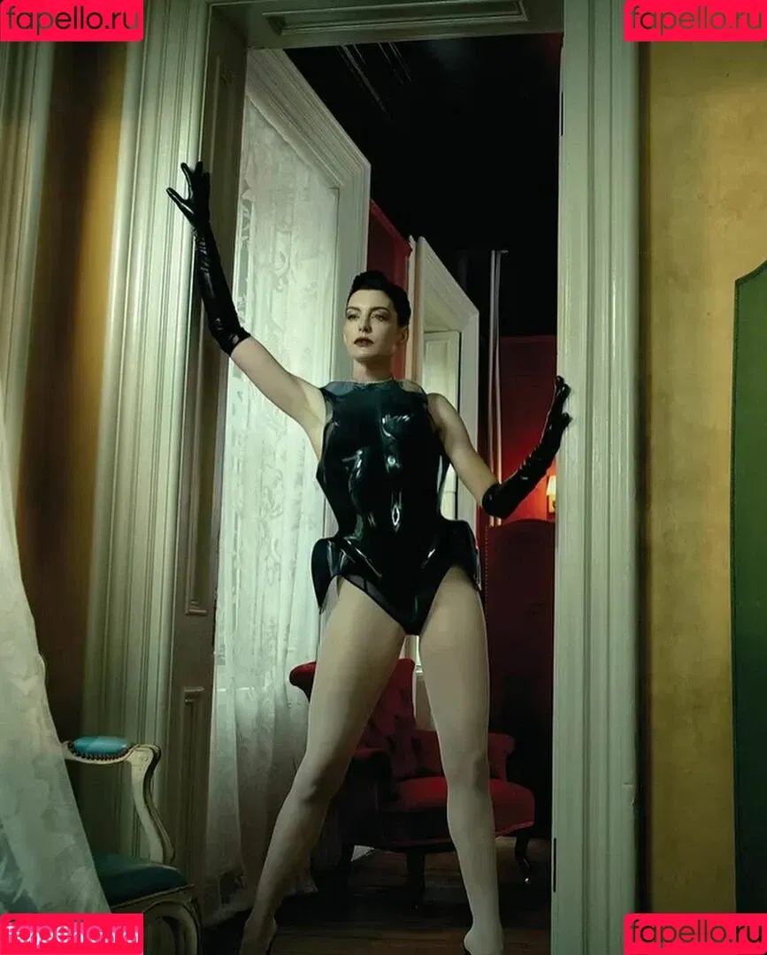 Anne Hathaway / ahathawaynews / annehathaway / heatherannie Onlyfans Photo Gallery 