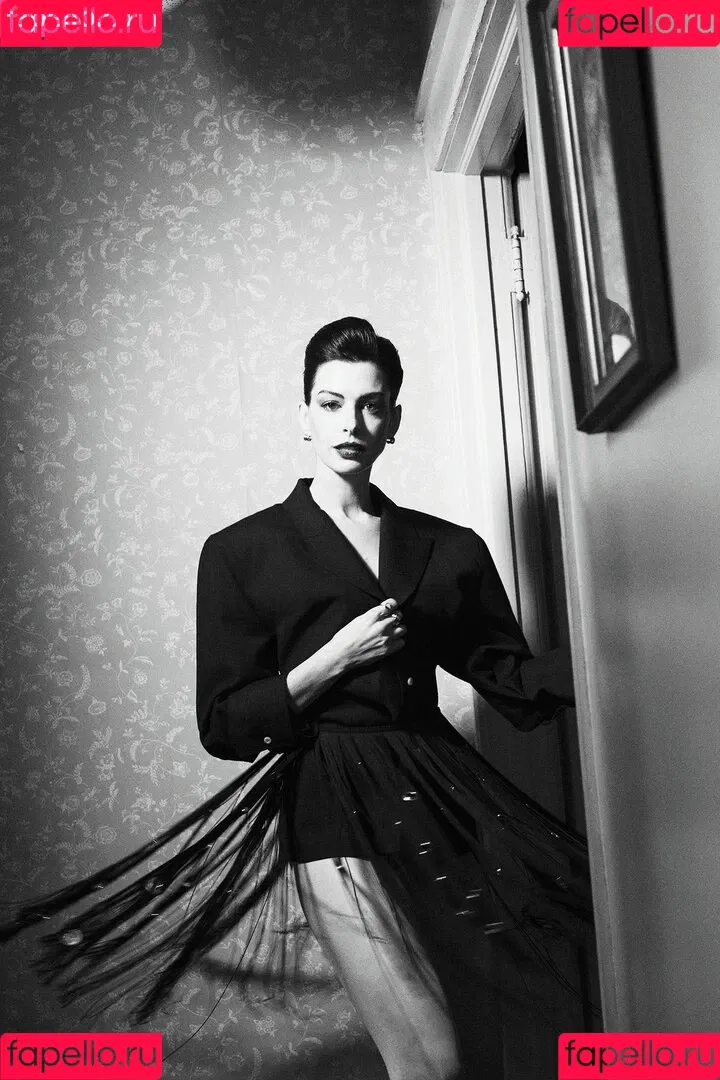 Anne Hathaway / ahathawaynews / annehathaway / heatherannie Onlyfans Photo Gallery 