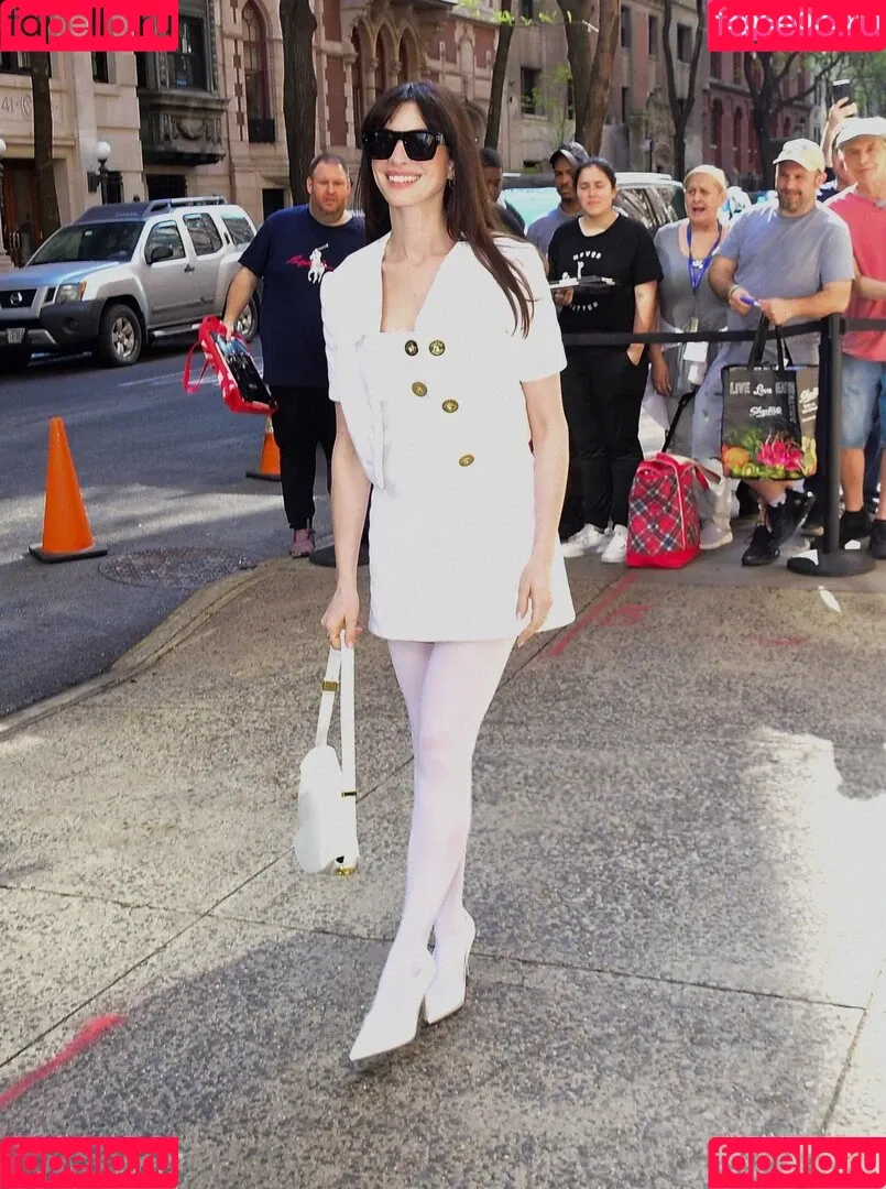 Anne Hathaway / ahathawaynews / annehathaway / heatherannie Onlyfans Photo Gallery 