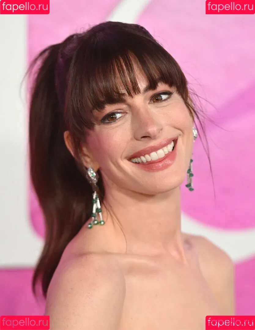 Anne Hathaway / ahathawaynews / annehathaway / heatherannie Onlyfans Photo Gallery 