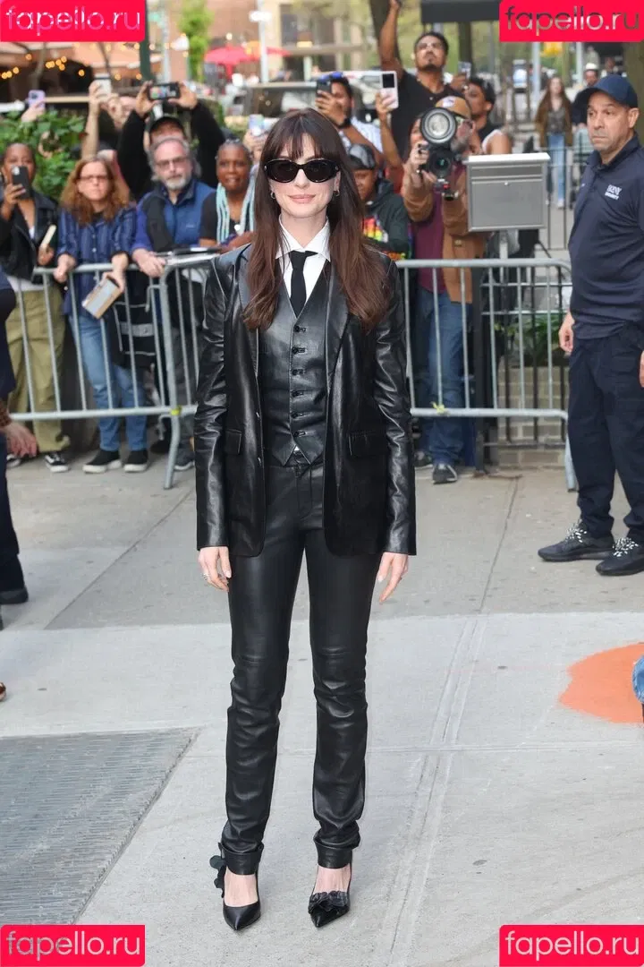 Anne Hathaway / ahathawaynews / annehathaway / heatherannie Onlyfans Photo Gallery 