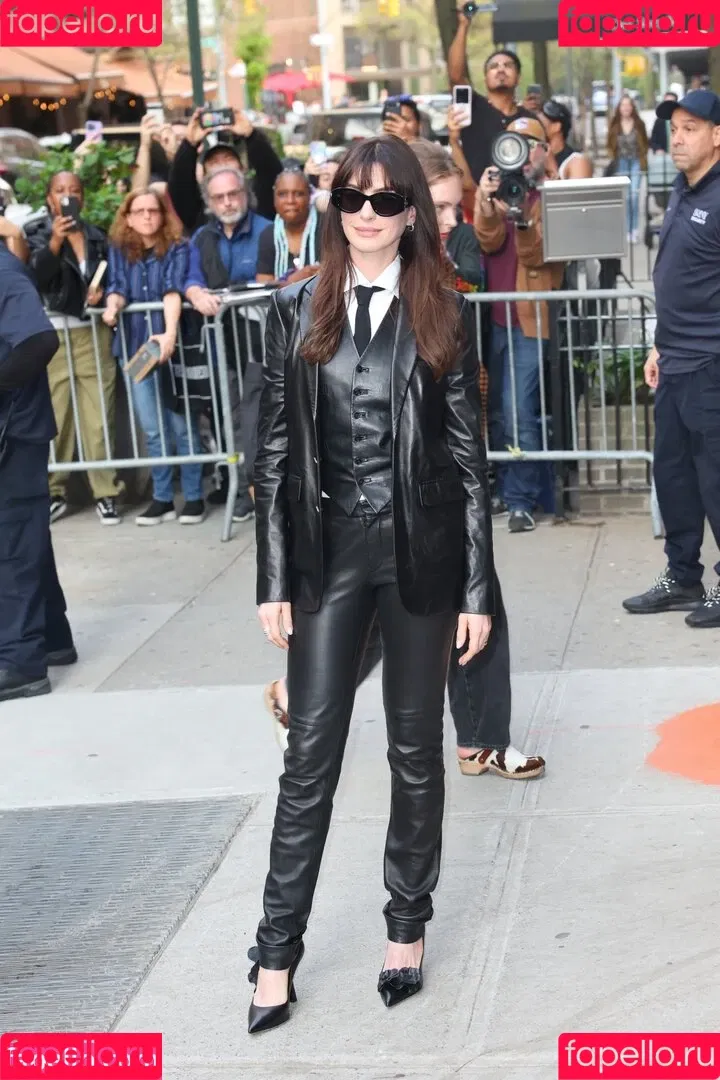 Anne Hathaway / ahathawaynews / annehathaway / heatherannie Onlyfans Photo Gallery 
