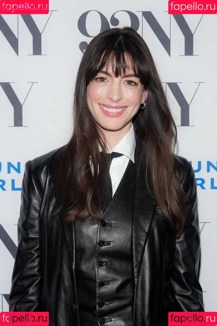 Anne Hathaway / ahathawaynews / annehathaway / heatherannie Onlyfans Photo Gallery 