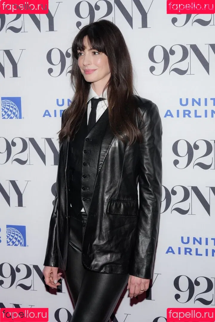 Anne Hathaway / ahathawaynews / annehathaway / heatherannie Onlyfans Photo Gallery 