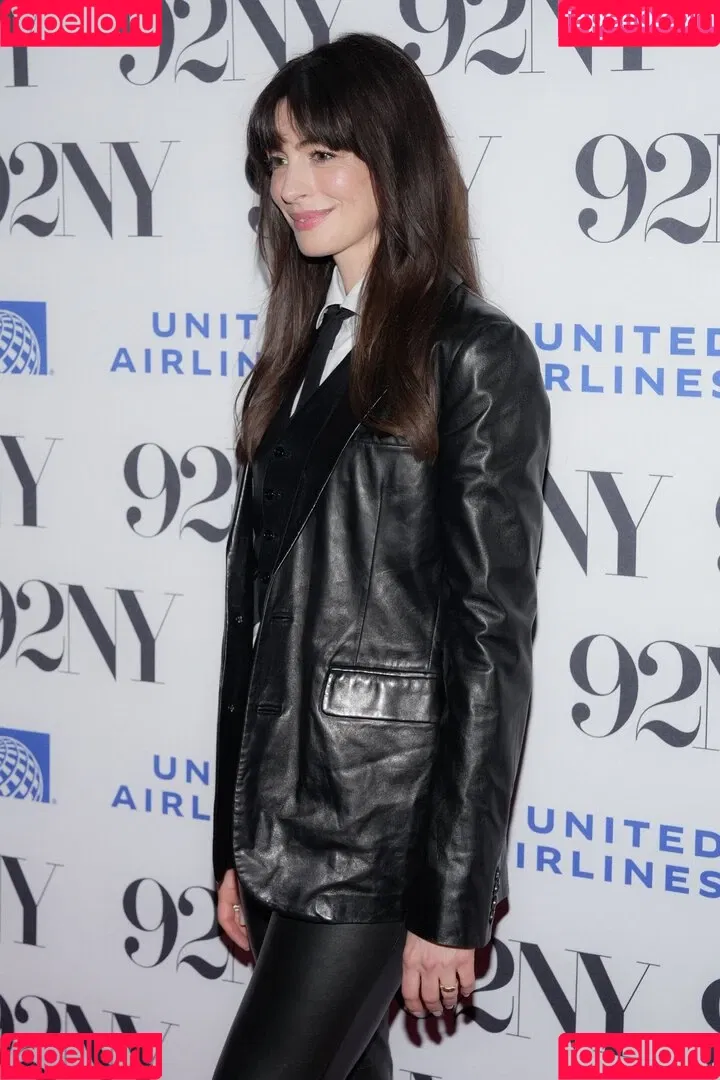 Anne Hathaway / ahathawaynews / annehathaway / heatherannie Onlyfans Photo Gallery 