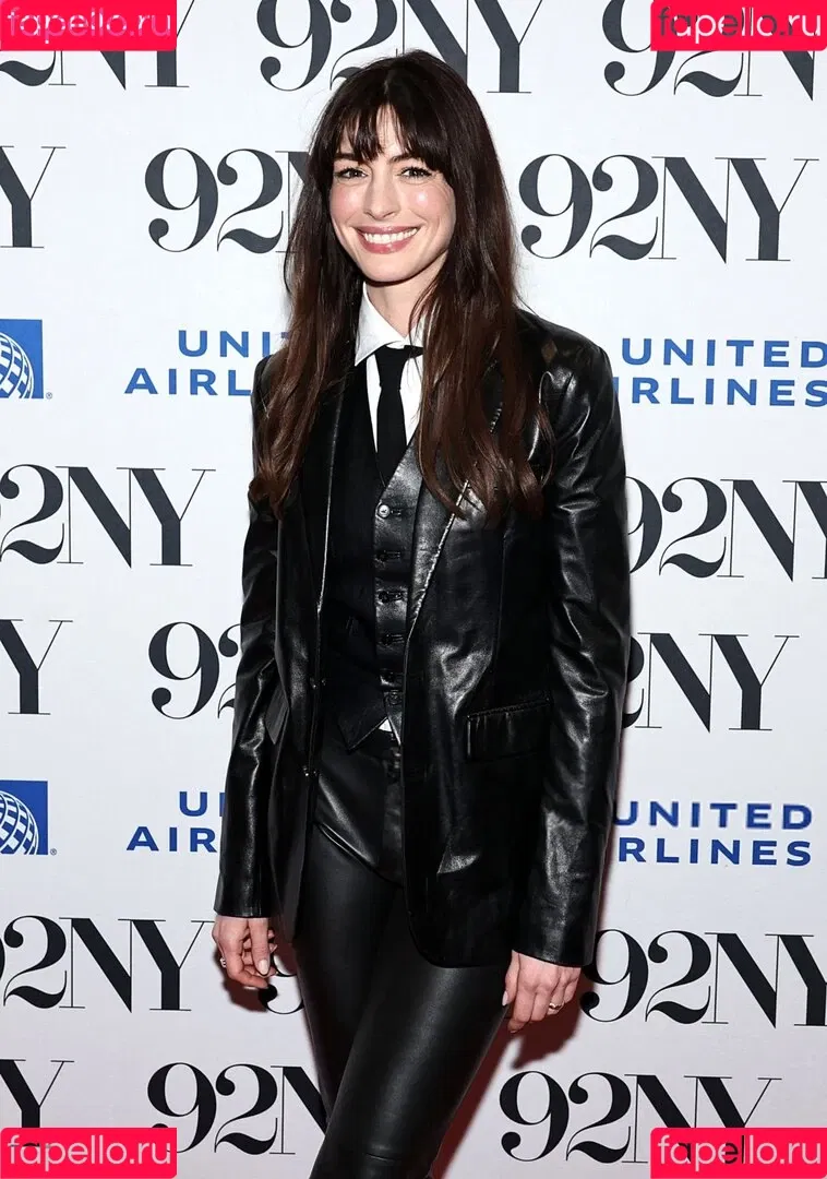 Anne Hathaway / ahathawaynews / annehathaway / heatherannie Onlyfans Photo Gallery 