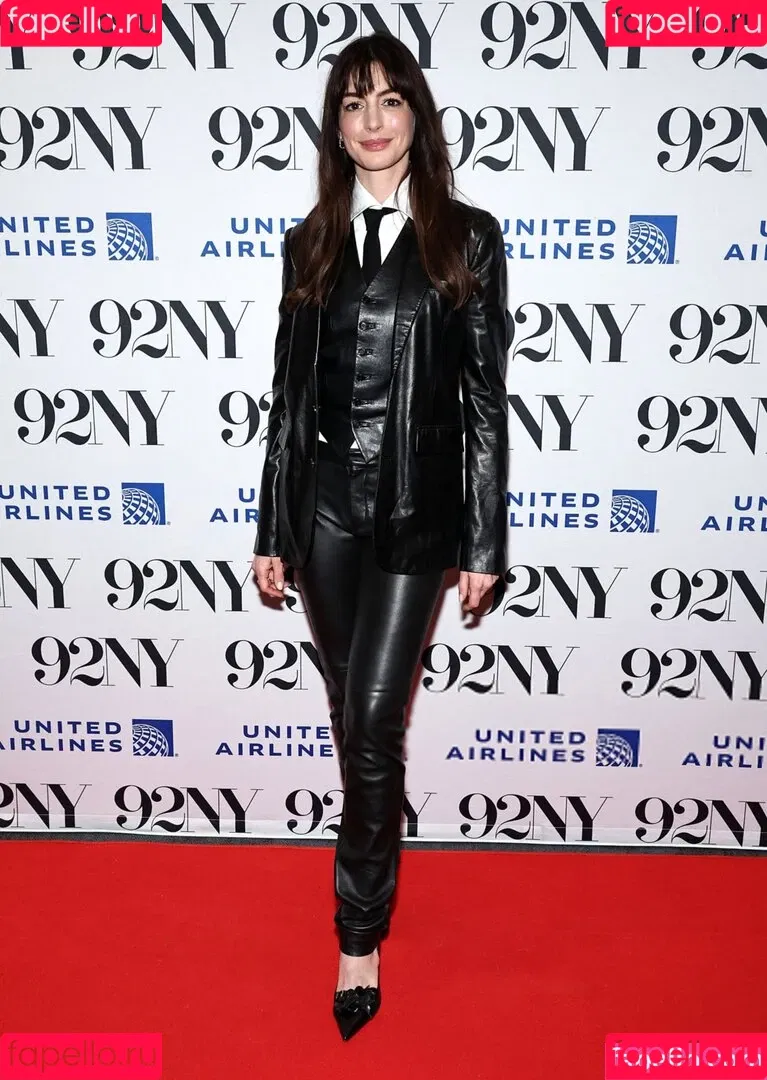 Anne Hathaway / ahathawaynews / annehathaway / heatherannie Onlyfans Photo Gallery 