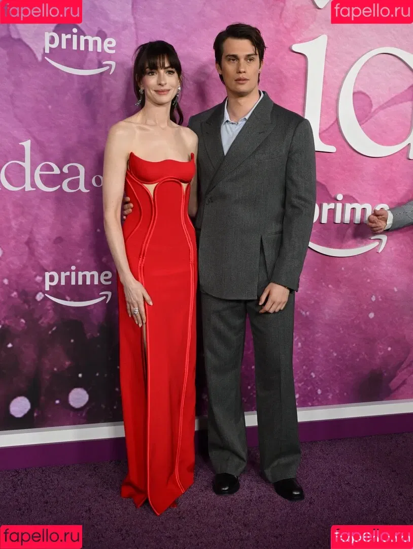 Anne Hathaway / ahathawaynews / annehathaway / heatherannie Onlyfans Photo Gallery 