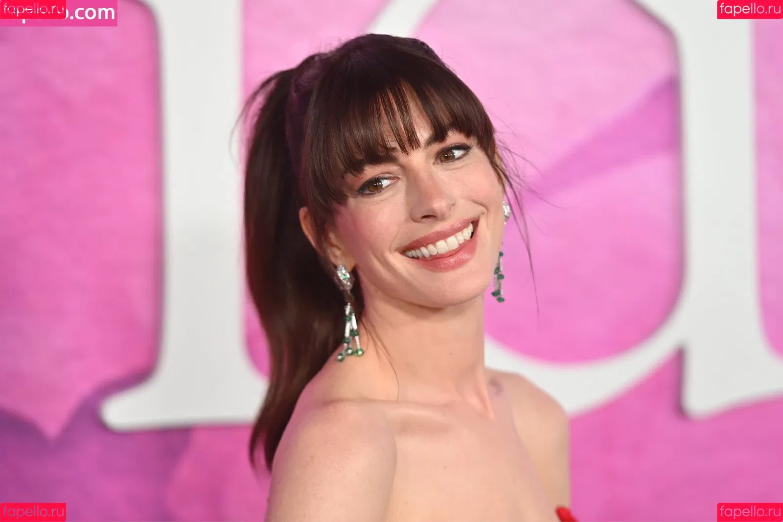 Anne Hathaway / ahathawaynews / annehathaway / heatherannie Onlyfans Photo Gallery 