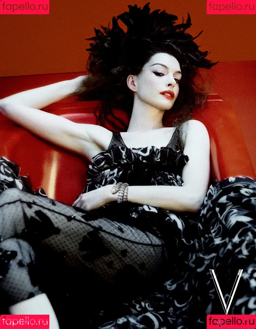 Anne Hathaway / ahathawaynews / annehathaway / heatherannie Onlyfans Photo Gallery 