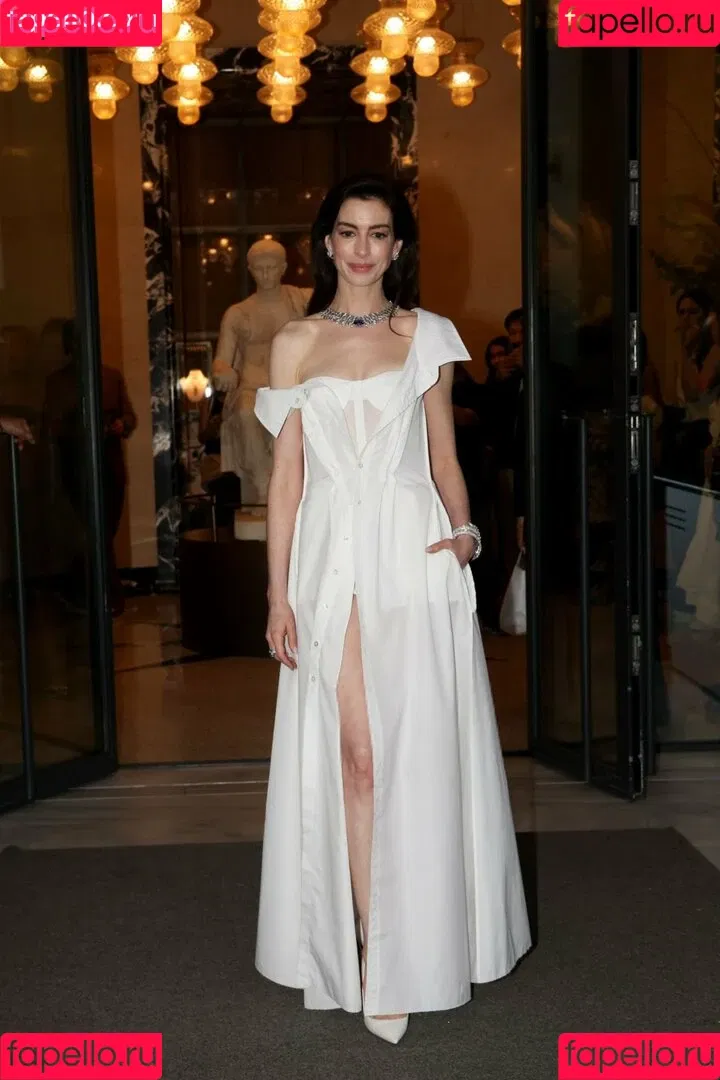 Anne Hathaway / ahathawaynews / annehathaway / heatherannie Onlyfans Photo Gallery 