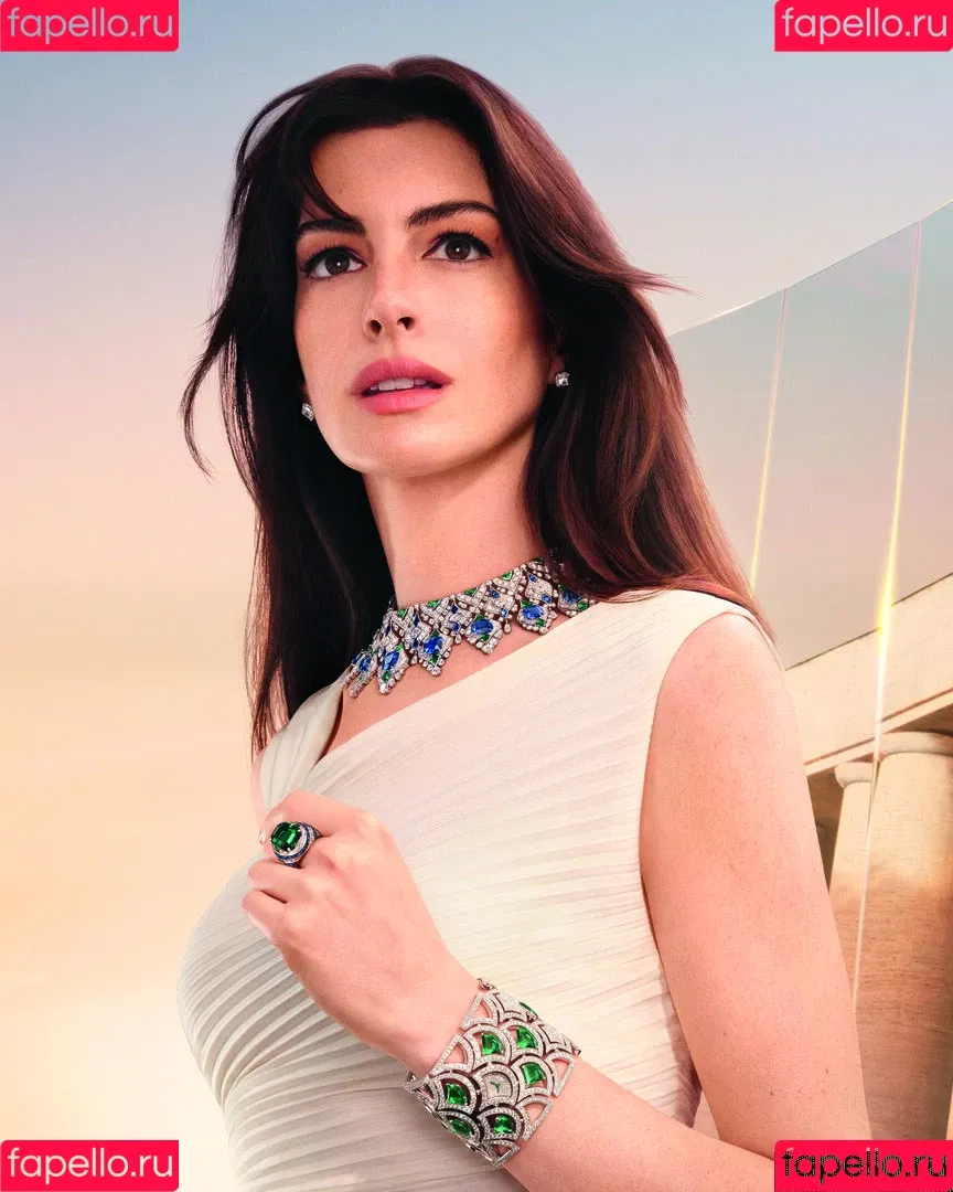 Anne Hathaway / ahathawaynews / annehathaway / heatherannie Onlyfans Photo Gallery 