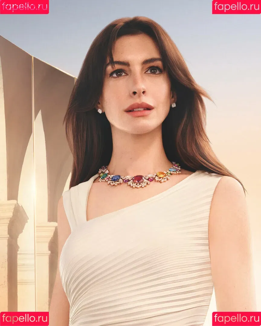 Anne Hathaway / ahathawaynews / annehathaway / heatherannie Onlyfans Photo Gallery 