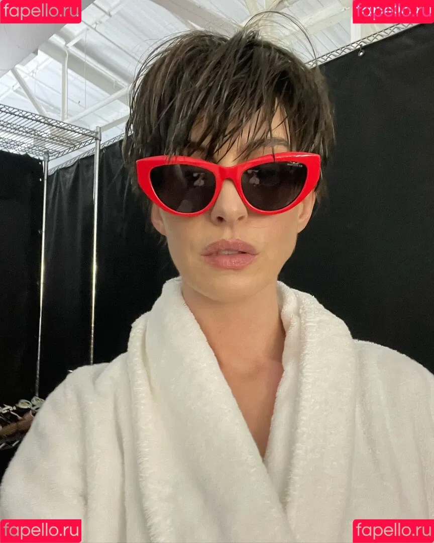 Anne Hathaway / ahathawaynews / annehathaway / heatherannie Onlyfans Photo Gallery 