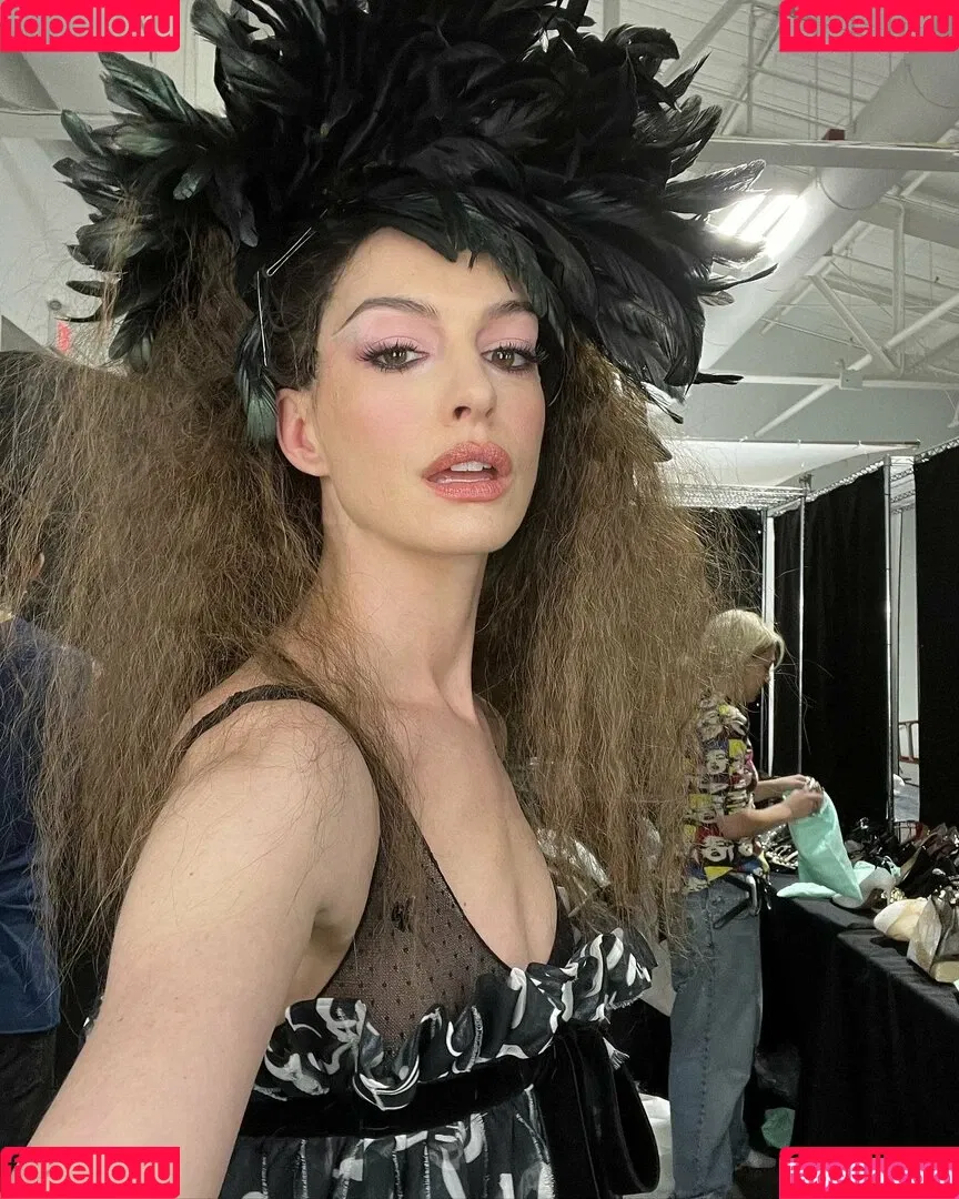 Anne Hathaway / ahathawaynews / annehathaway / heatherannie Onlyfans Photo Gallery 