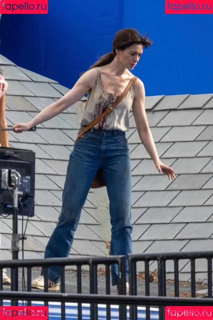 Anne Hathaway / ahathawaynews / annehathaway / heatherannie Onlyfans Photo Gallery 