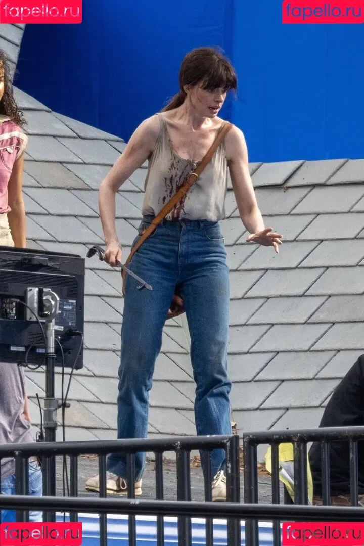 Anne Hathaway / ahathawaynews / annehathaway / heatherannie Onlyfans Photo Gallery 