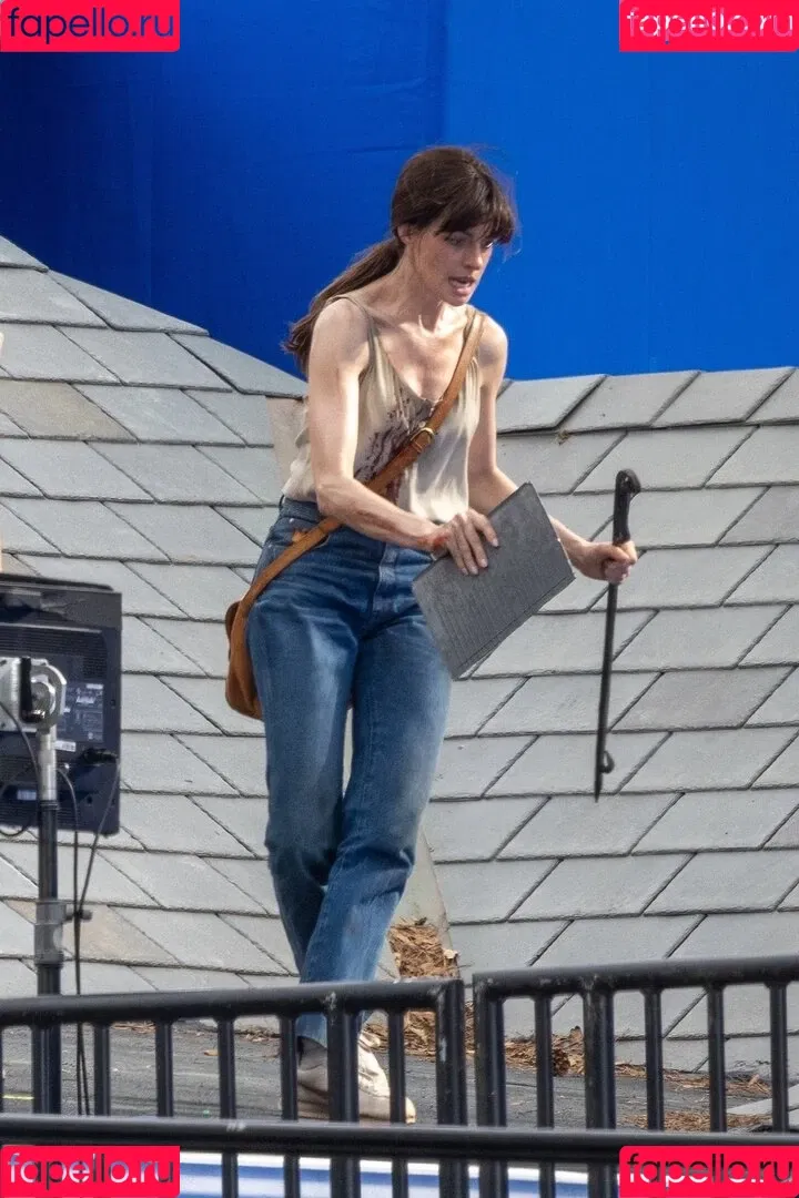Anne Hathaway / ahathawaynews / annehathaway / heatherannie Onlyfans Photo Gallery 