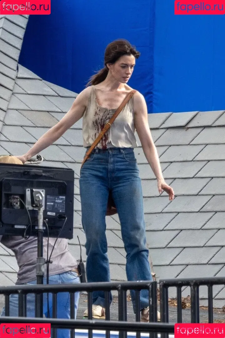 Anne Hathaway / ahathawaynews / annehathaway / heatherannie Onlyfans Photo Gallery 