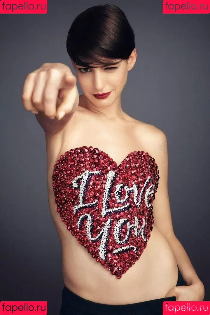 Anne Hathaway / ahathawaynews / annehathaway / heatherannie Onlyfans Photo Gallery 