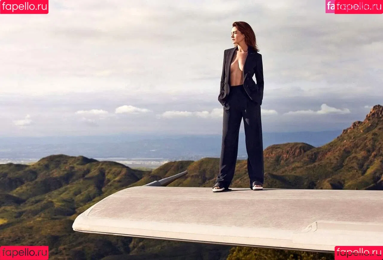 Anne Hathaway / ahathawaynews / annehathaway / heatherannie Onlyfans Photo Gallery 