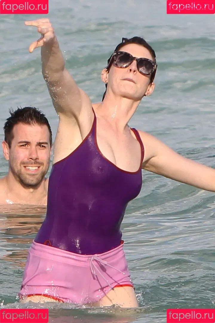 Anne Hathaway / ahathawaynews / annehathaway / heatherannie Onlyfans Photo Gallery 