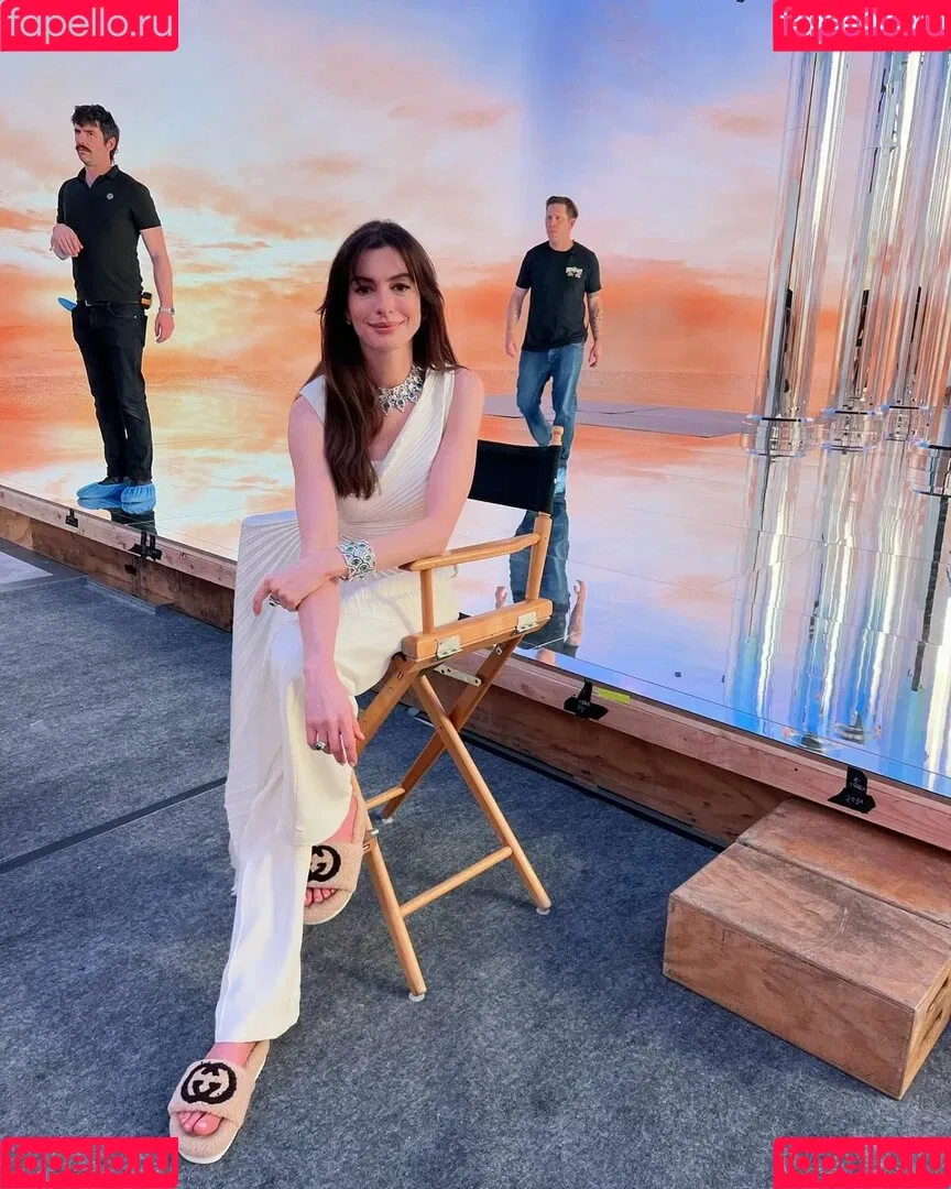 Anne Hathaway / ahathawaynews / annehathaway / heatherannie Onlyfans Photo Gallery 