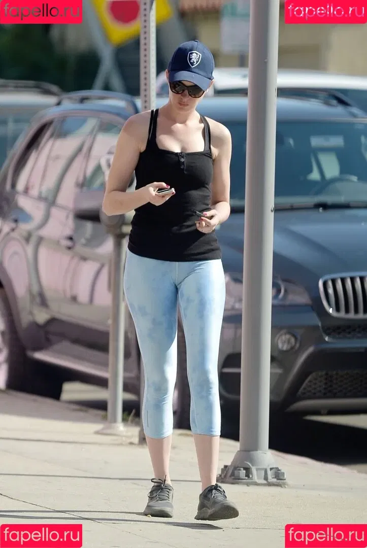 Anne Hathaway / ahathawaynews / annehathaway / heatherannie Onlyfans Photo Gallery 
