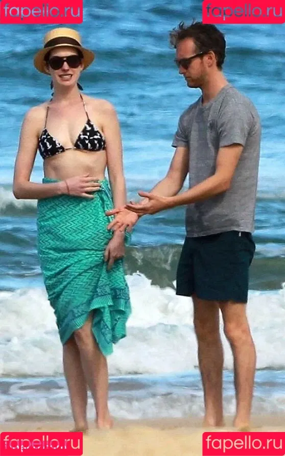 Anne Hathaway / ahathawaynews / annehathaway / heatherannie Onlyfans Photo Gallery 