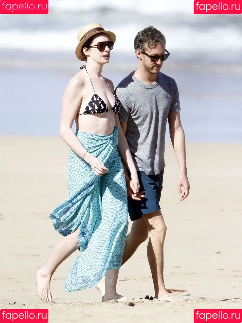 Anne Hathaway / ahathawaynews / annehathaway / heatherannie Onlyfans Photo Gallery 