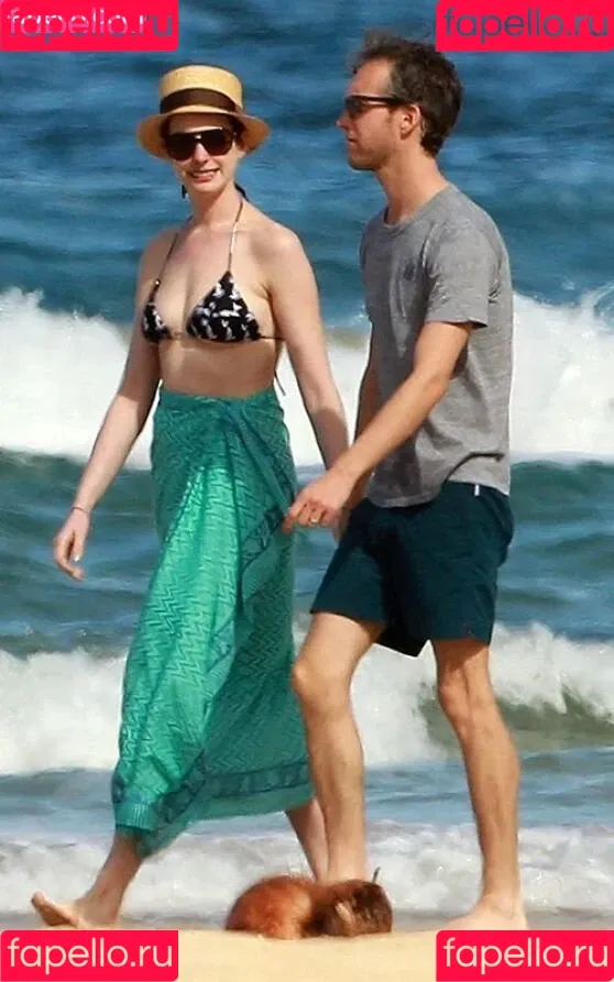 Anne Hathaway / ahathawaynews / annehathaway / heatherannie Onlyfans Photo Gallery 