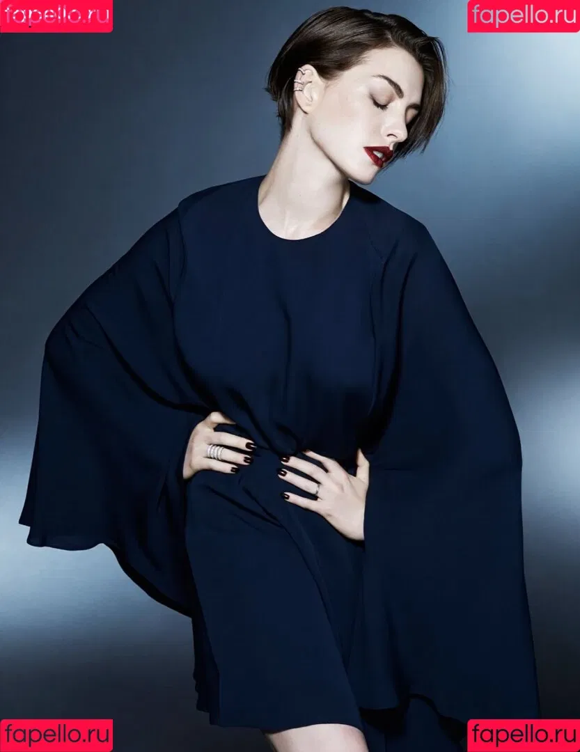 Anne Hathaway / ahathawaynews / annehathaway / heatherannie Onlyfans Photo Gallery 