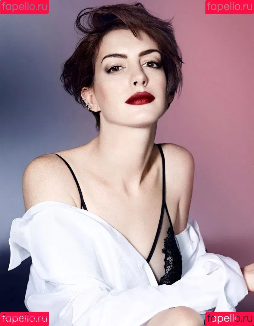 Anne Hathaway / ahathawaynews / annehathaway / heatherannie Onlyfans Photo Gallery 