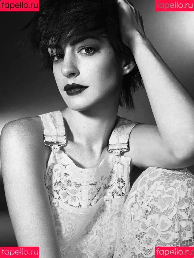 Anne Hathaway / ahathawaynews / annehathaway / heatherannie Onlyfans Photo Gallery 