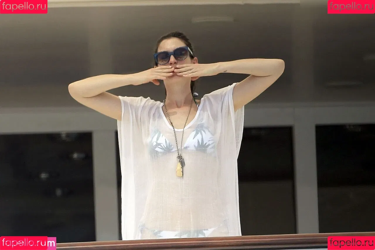 Anne Hathaway / ahathawaynews / annehathaway / heatherannie Onlyfans Photo Gallery 
