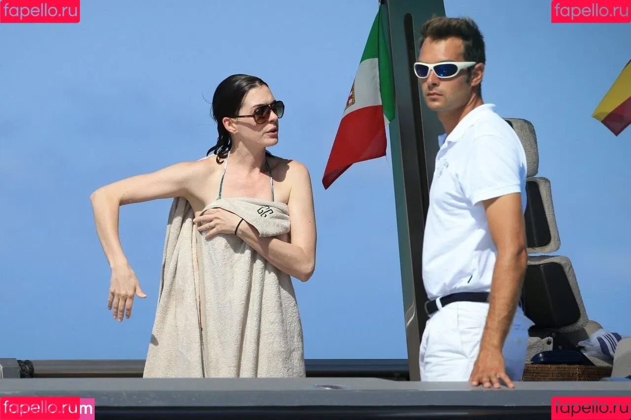 Anne Hathaway / ahathawaynews / annehathaway / heatherannie Onlyfans Photo Gallery 