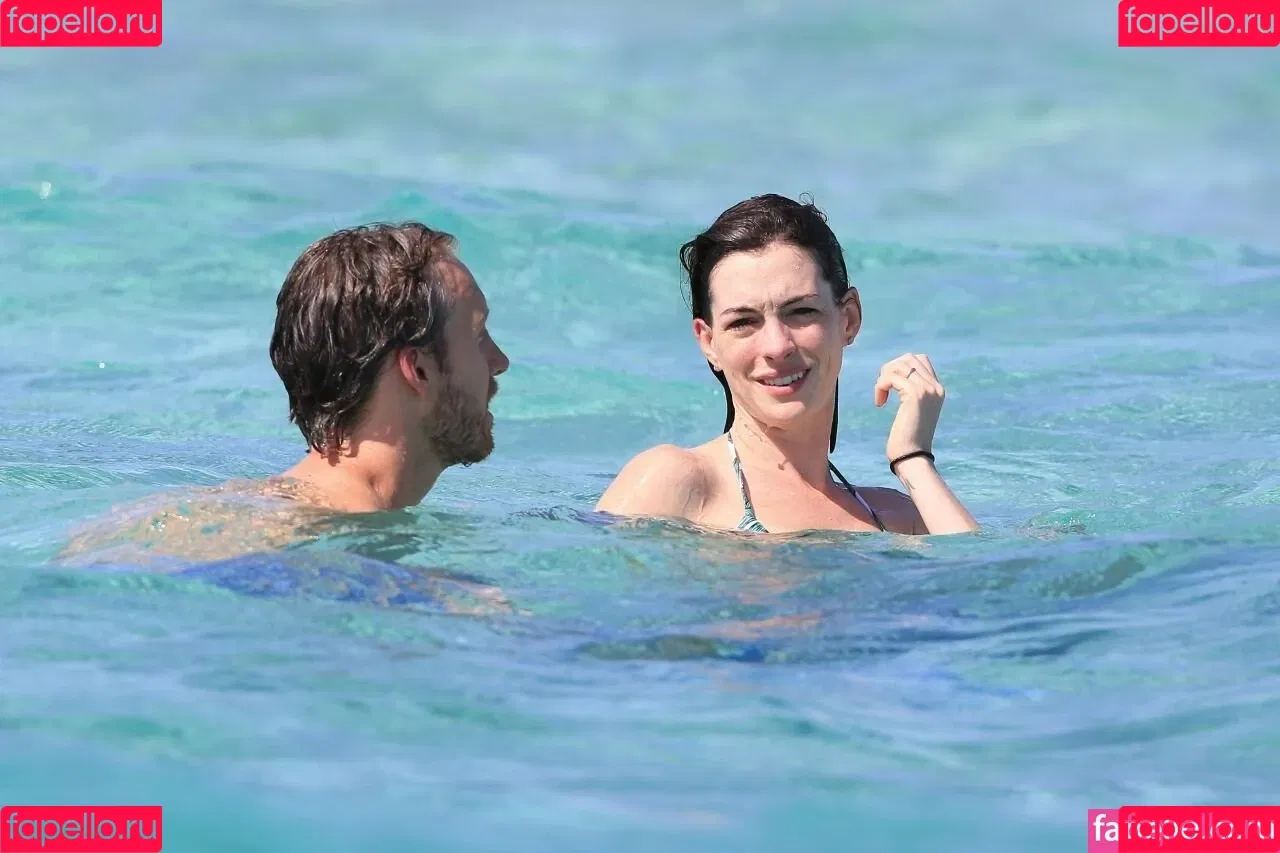 Anne Hathaway / ahathawaynews / annehathaway / heatherannie Onlyfans Photo Gallery 