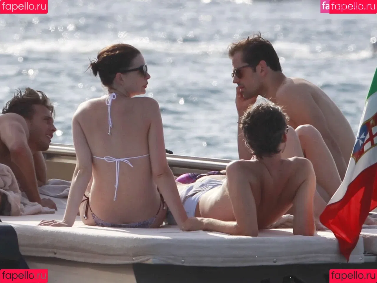 Anne Hathaway / ahathawaynews / annehathaway / heatherannie Onlyfans Photo Gallery 