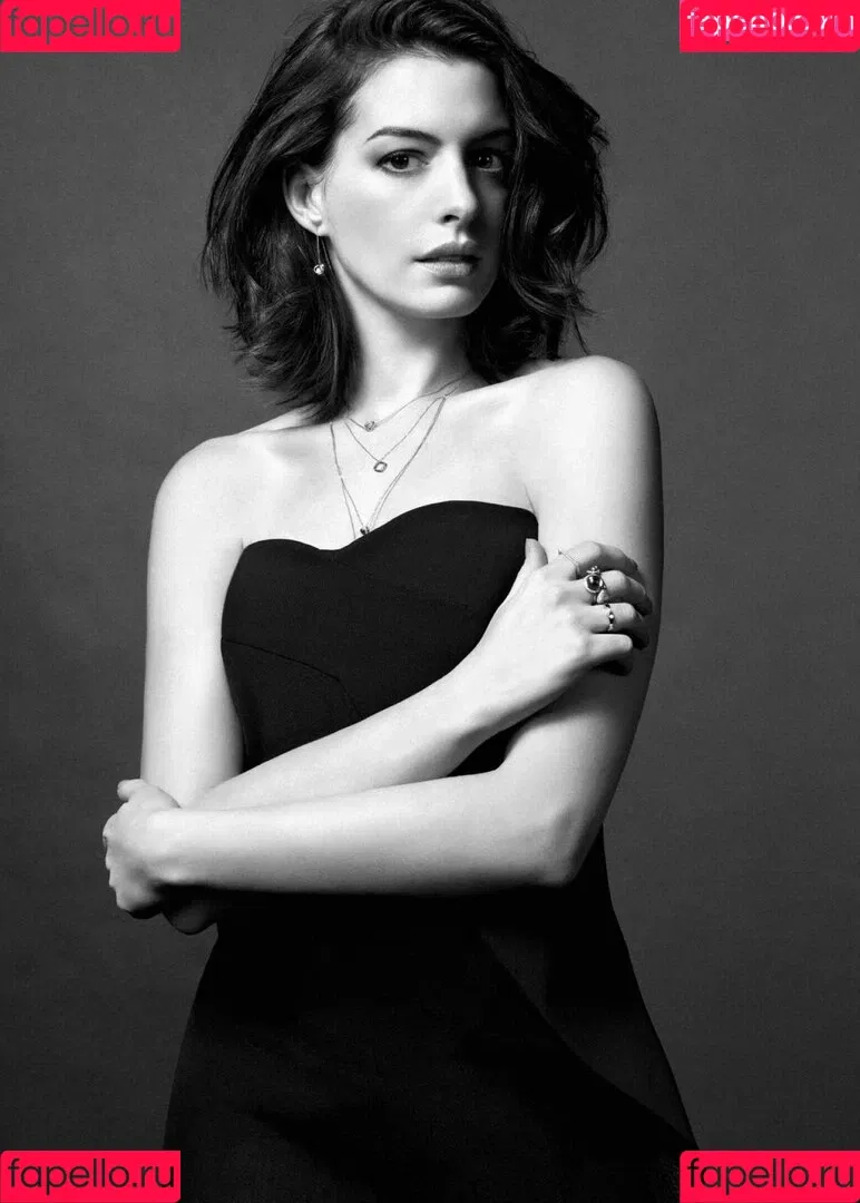 Anne Hathaway / ahathawaynews / annehathaway / heatherannie Onlyfans Photo Gallery 