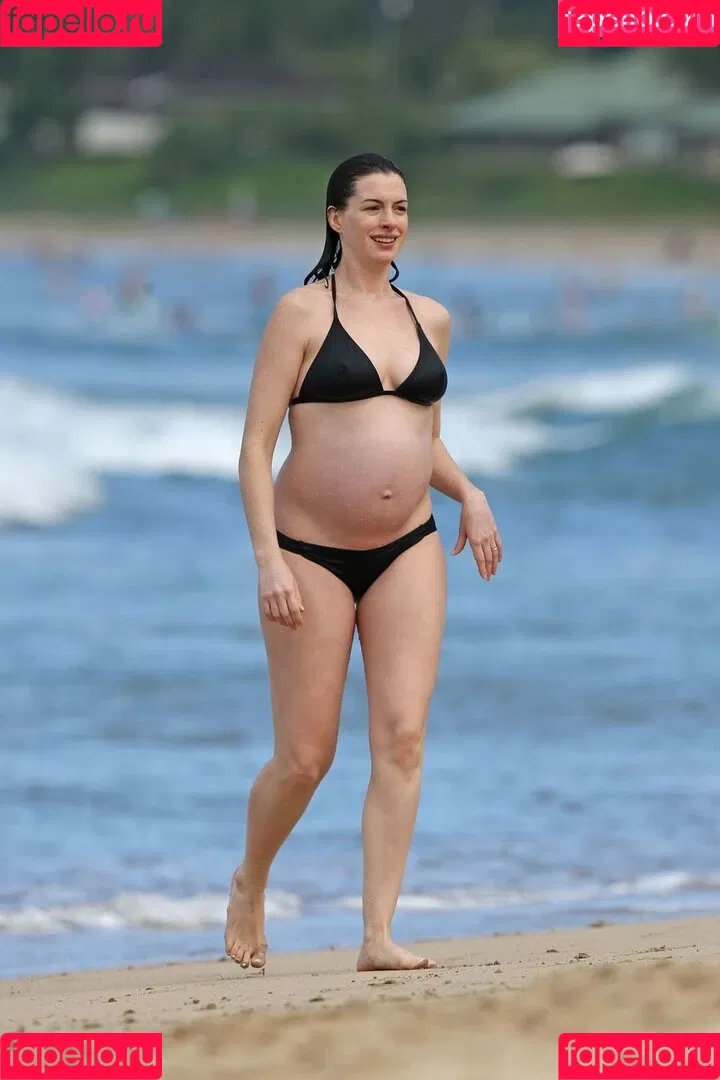 Anne Hathaway / ahathawaynews / annehathaway / heatherannie Onlyfans Photo Gallery 