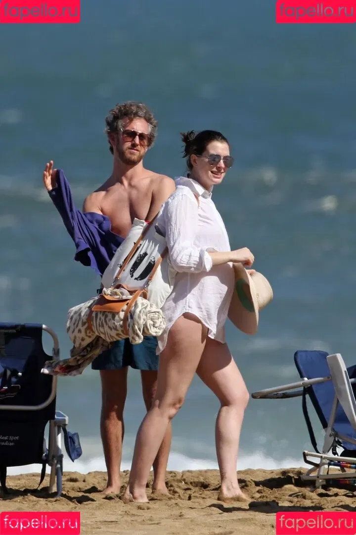 Anne Hathaway / ahathawaynews / annehathaway / heatherannie Onlyfans Photo Gallery 