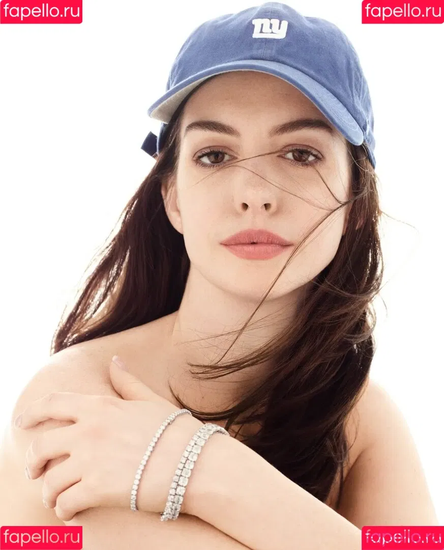 Anne Hathaway / ahathawaynews / annehathaway / heatherannie Onlyfans Photo Gallery 
