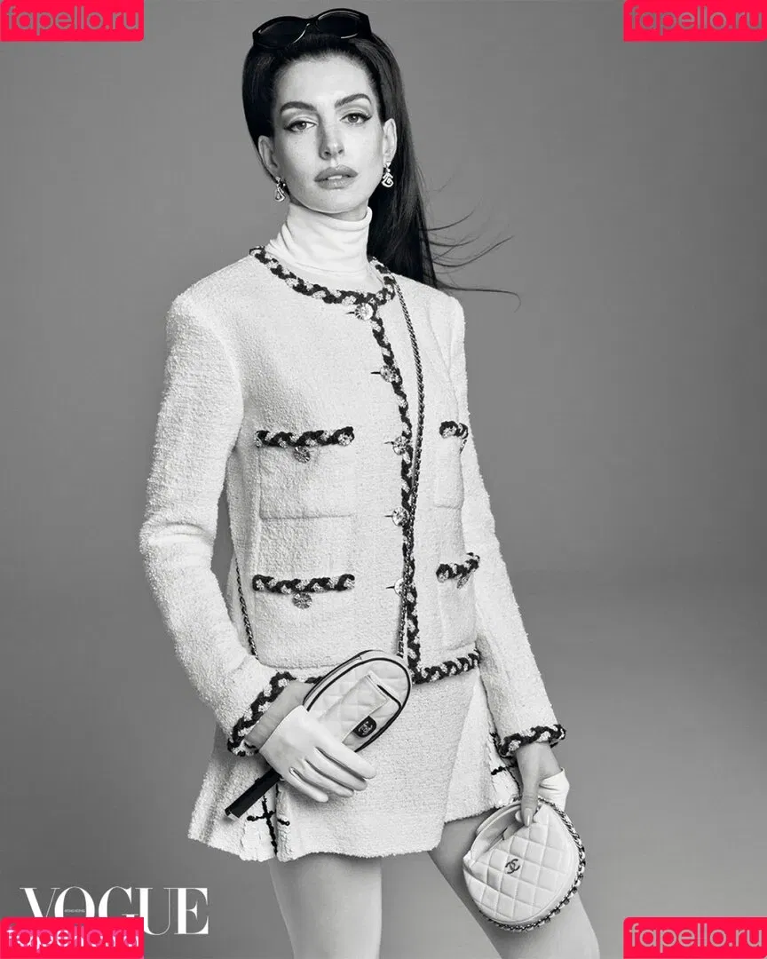 Anne Hathaway / ahathawaynews / annehathaway / heatherannie Onlyfans Photo Gallery 