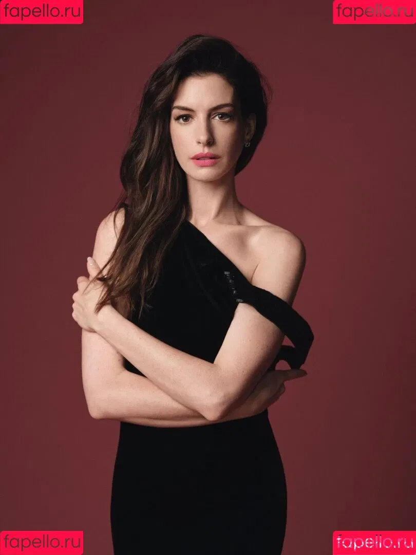 Anne Hathaway / ahathawaynews / annehathaway / heatherannie Onlyfans Photo Gallery 