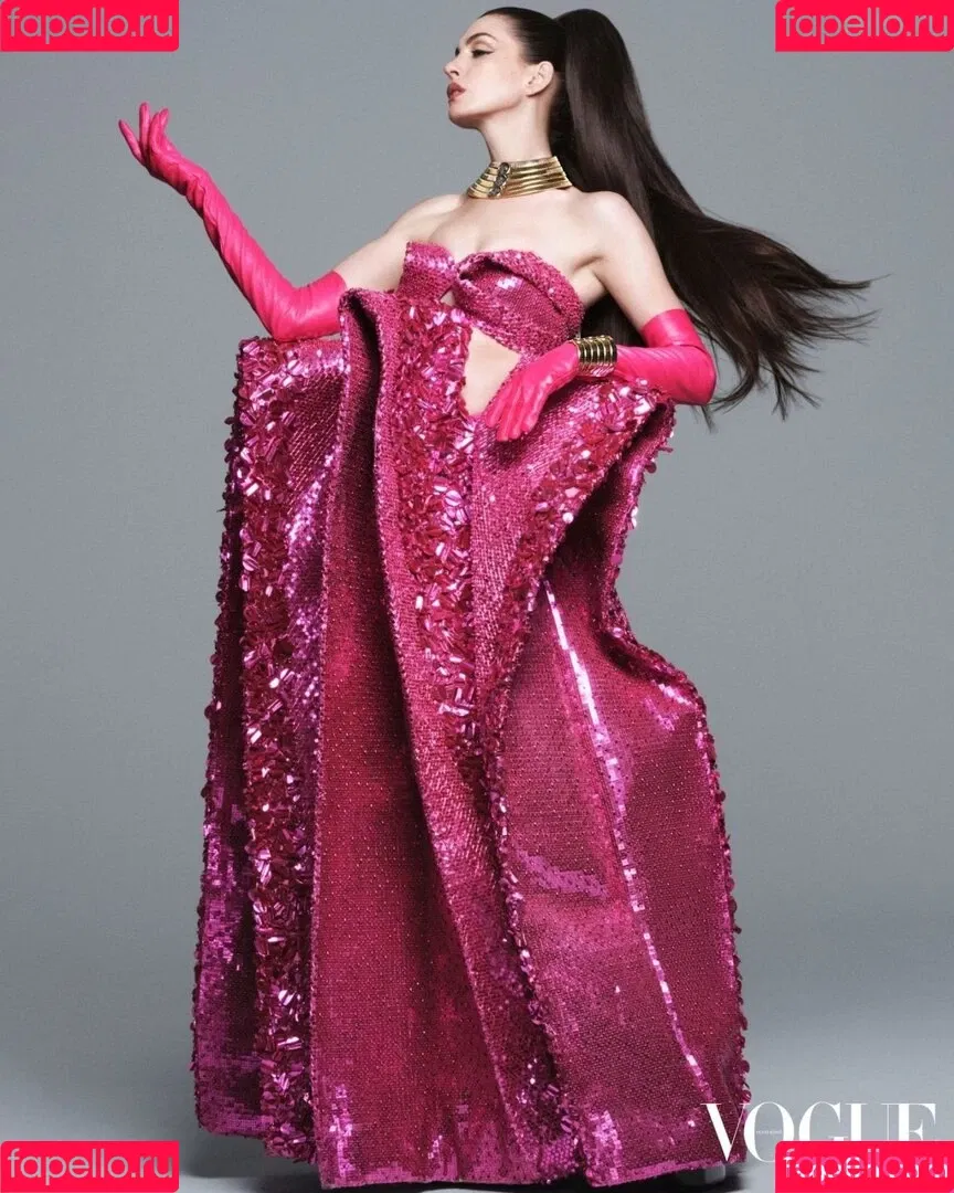 Anne Hathaway / ahathawaynews / annehathaway / heatherannie Onlyfans Photo Gallery 