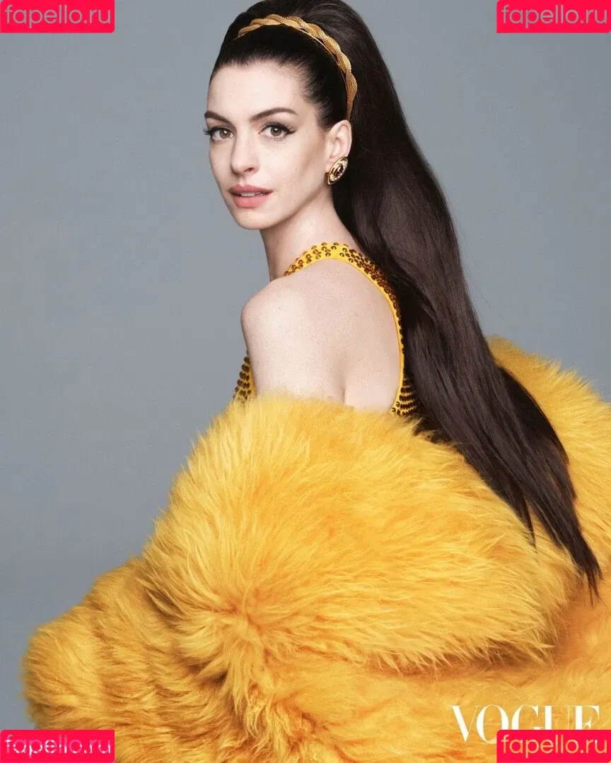 Anne Hathaway / ahathawaynews / annehathaway / heatherannie Onlyfans Photo Gallery 