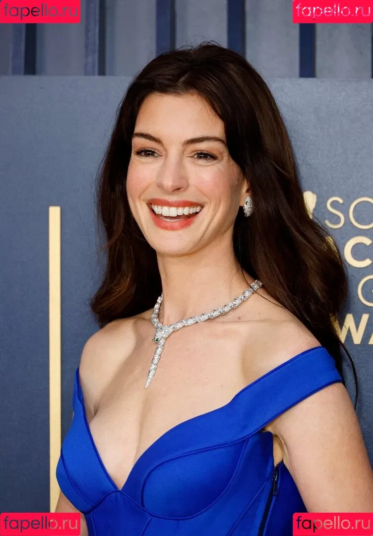 Anne Hathaway / ahathawaynews / annehathaway / heatherannie Onlyfans Photo Gallery 