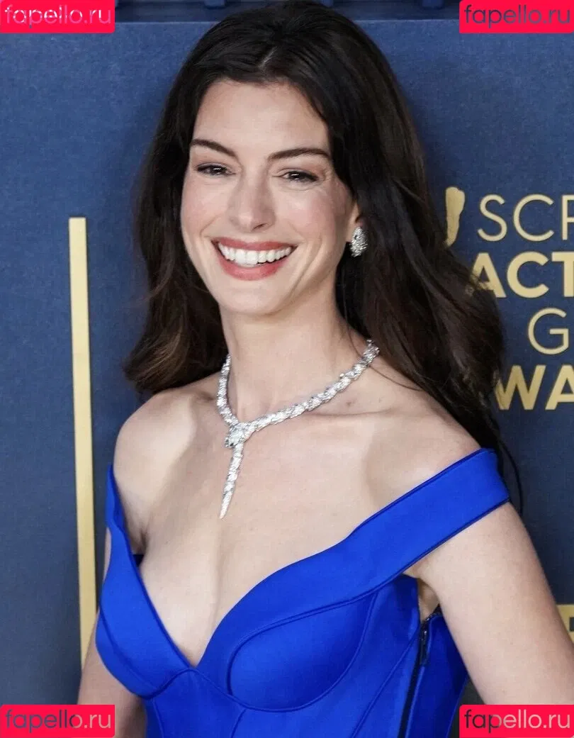 Anne Hathaway / ahathawaynews / annehathaway / heatherannie Onlyfans Photo Gallery 
