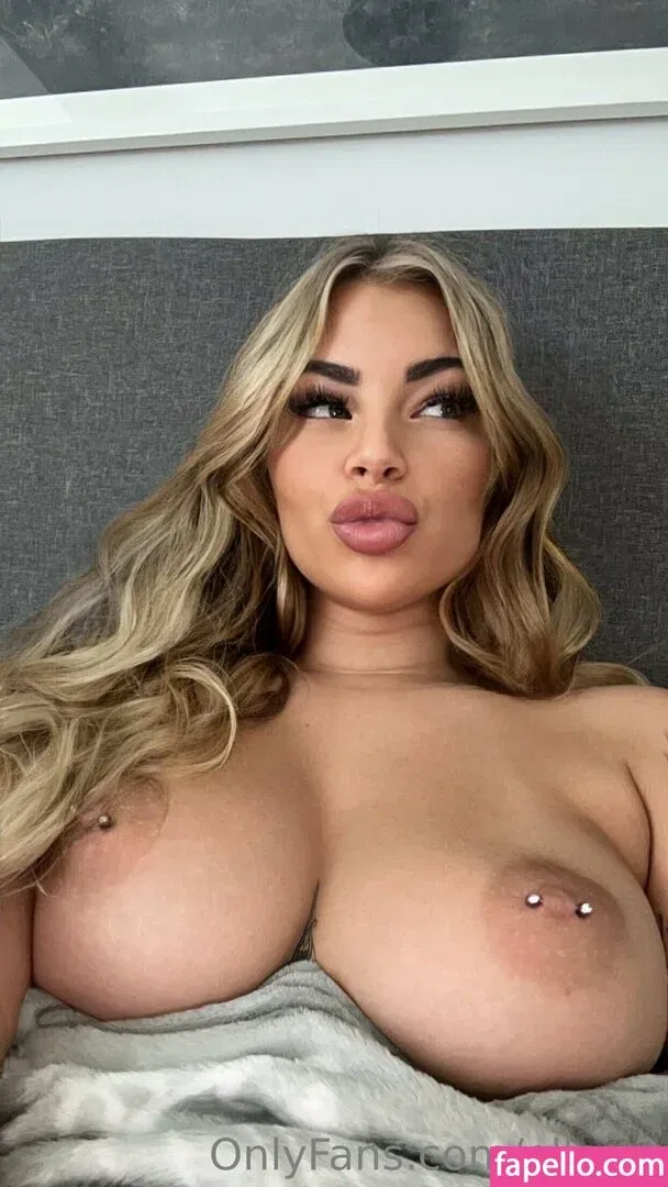 Lana James / ellej_2 / lana.p.james / xlanajamesx Onlyfans Photo Gallery 