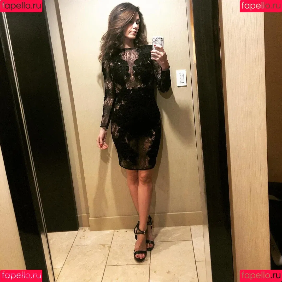 Jewel Staite / JewelStaite Onlyfans Photo Gallery 